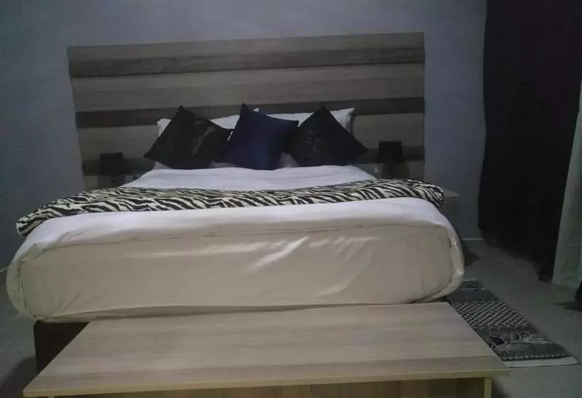 پانسیون Thobela Guest House