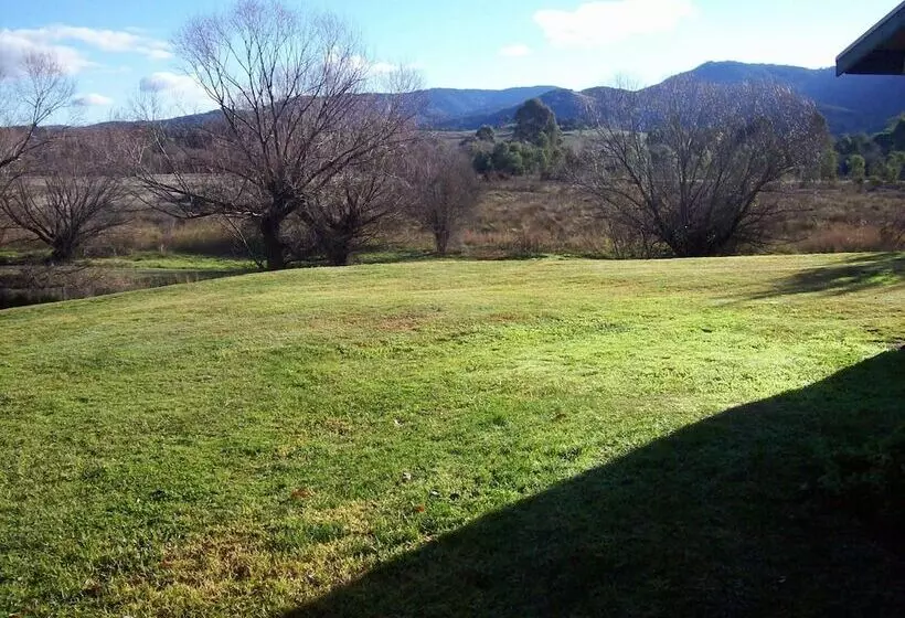 Retkeilymaja Colonial Inn Guest Rooms