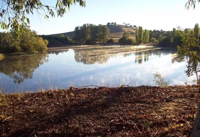 Retkeilymaja Colonial Inn Guest Rooms