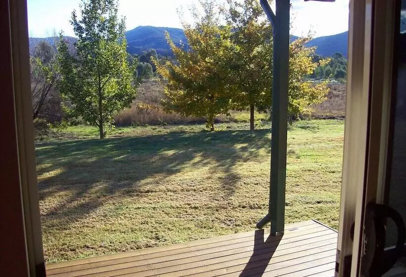 Retkeilymaja Colonial Inn Guest Rooms