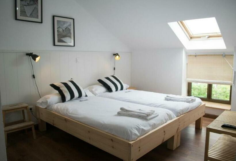 هاستل Latas Surf Lodge