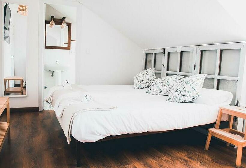 هاستل Latas Surf Lodge