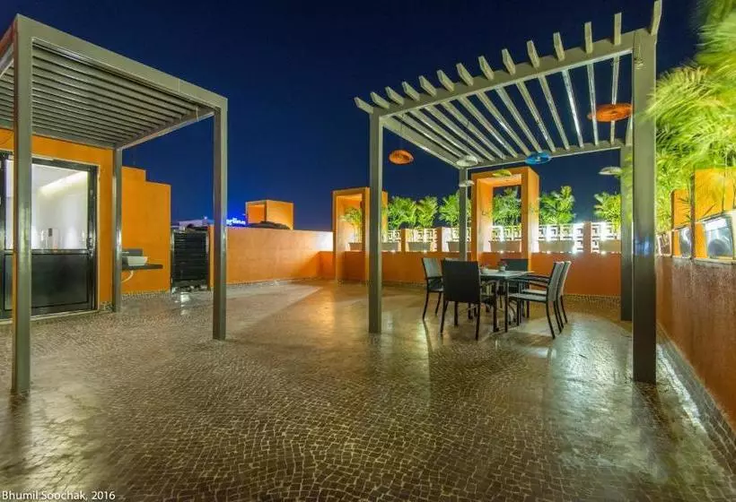 هاستل The Elements