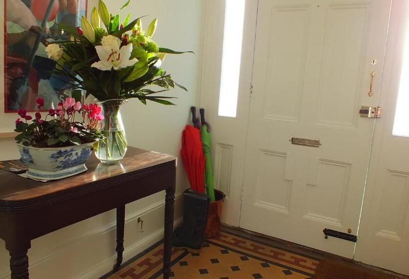 Bear S Well Bed & Breakfast