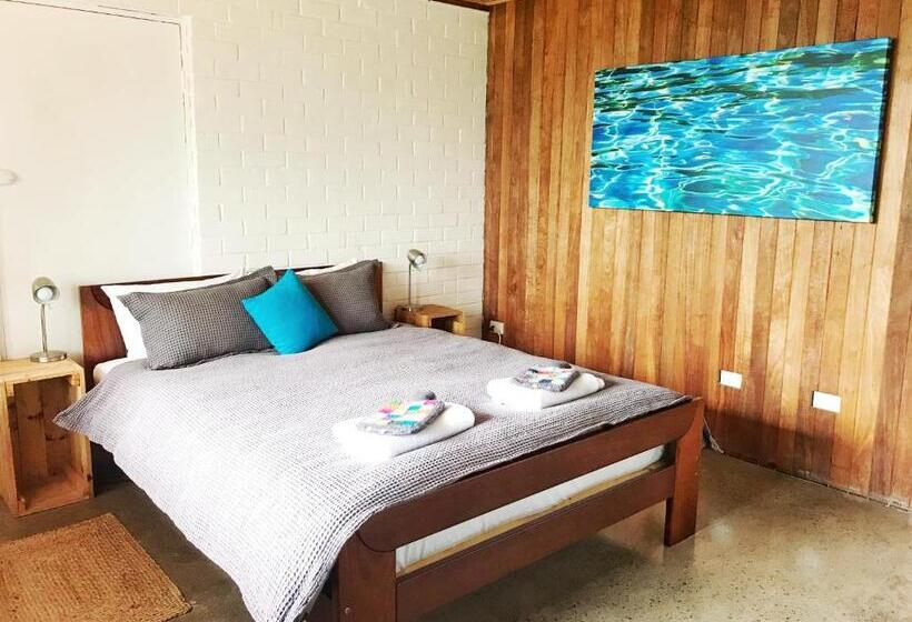 Bed and Breakfast Base Guest House