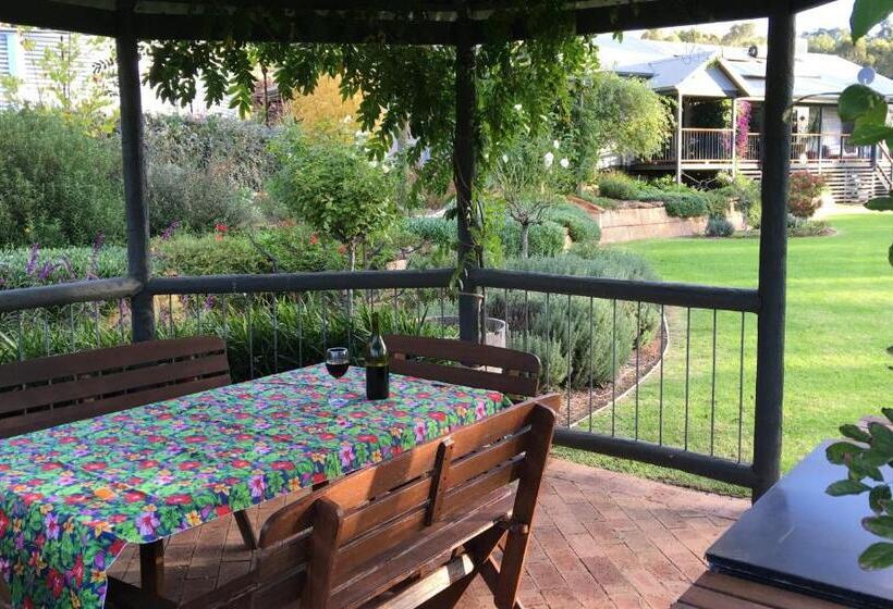 住宿加早餐  Rickaty On Blackwood