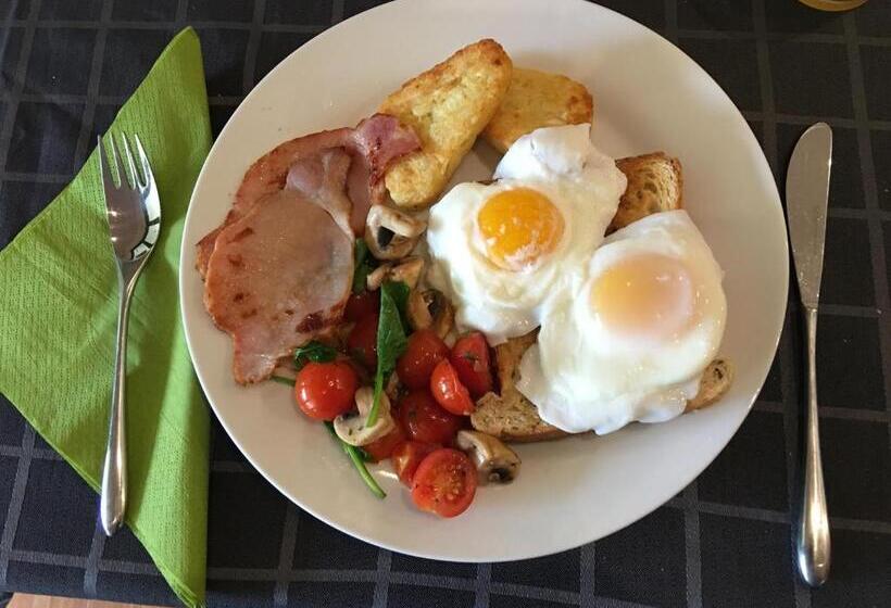 住宿加早餐  Rickaty On Blackwood