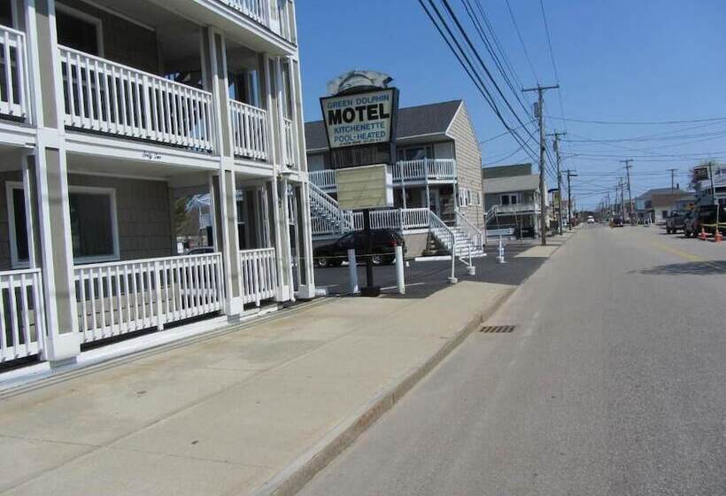 Green Dolphin Motel