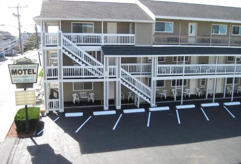 Green Dolphin Motel