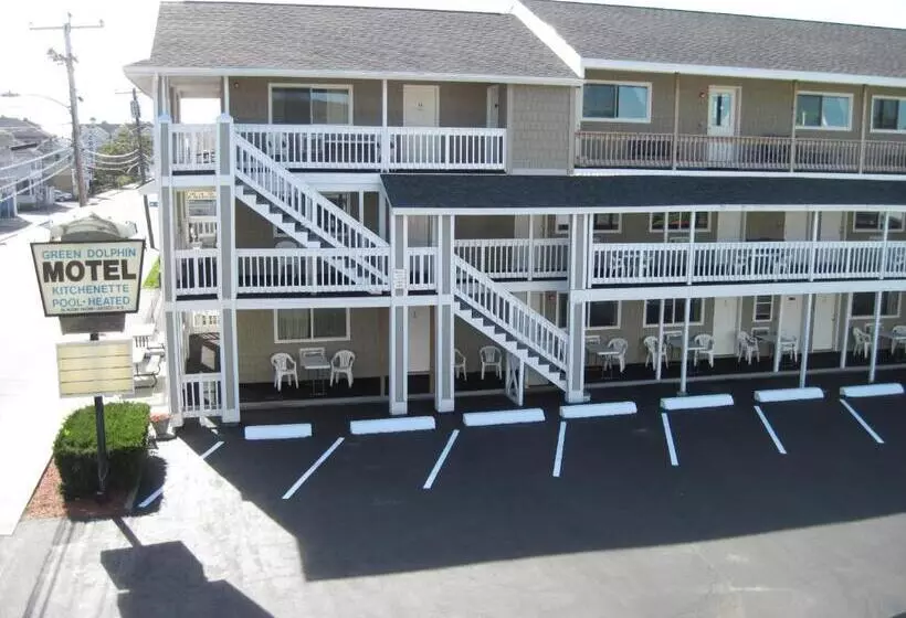Green Dolphin Motel