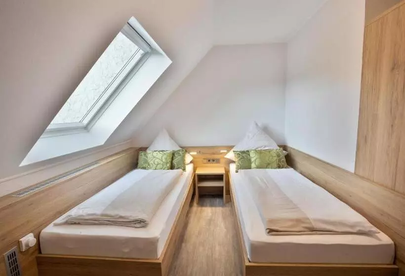 Hotelli Deeke's Quellenhof