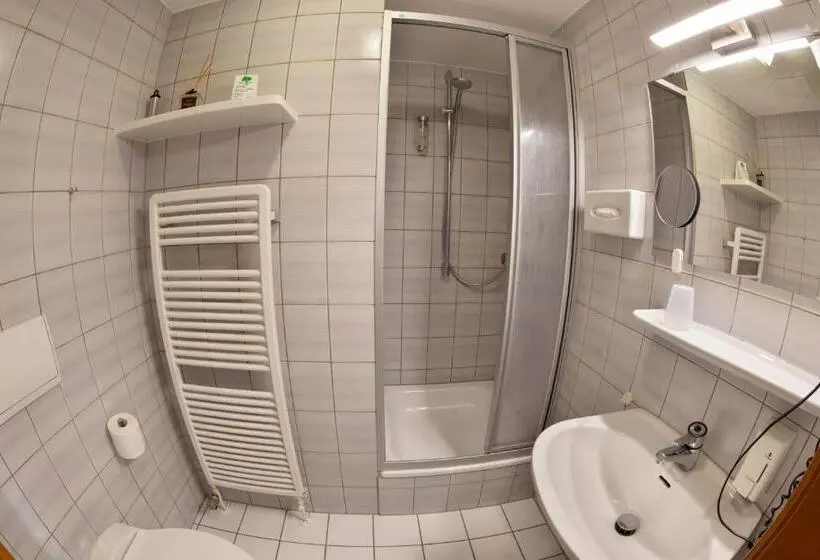 Hotelli Deeke's Quellenhof