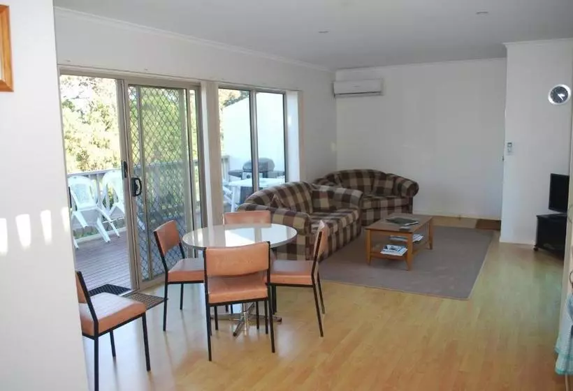 Lookout Holiday Units