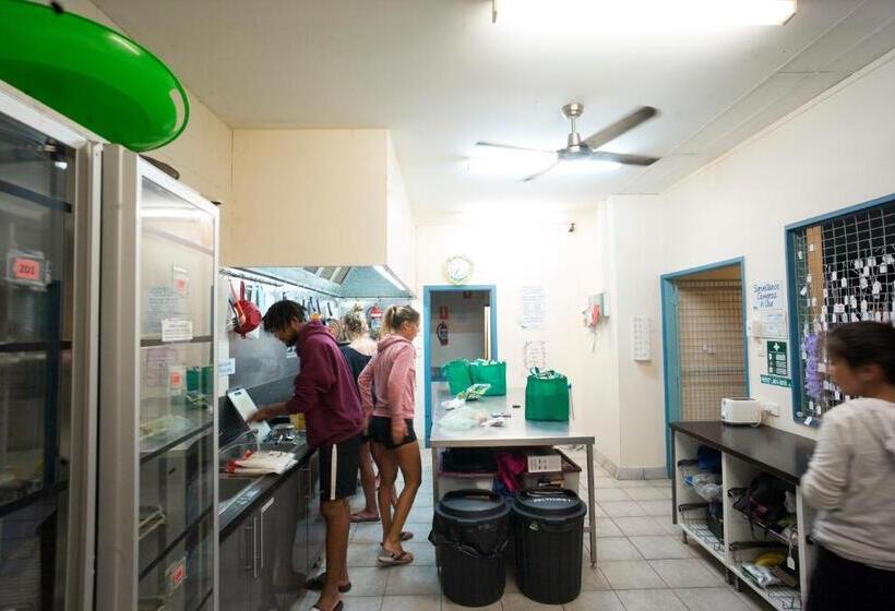 호스텔 Manta Lodge Yha & Scuba Centre