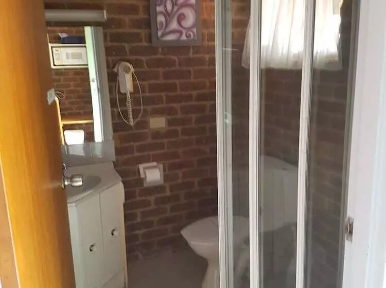 Barham Colonial Motel