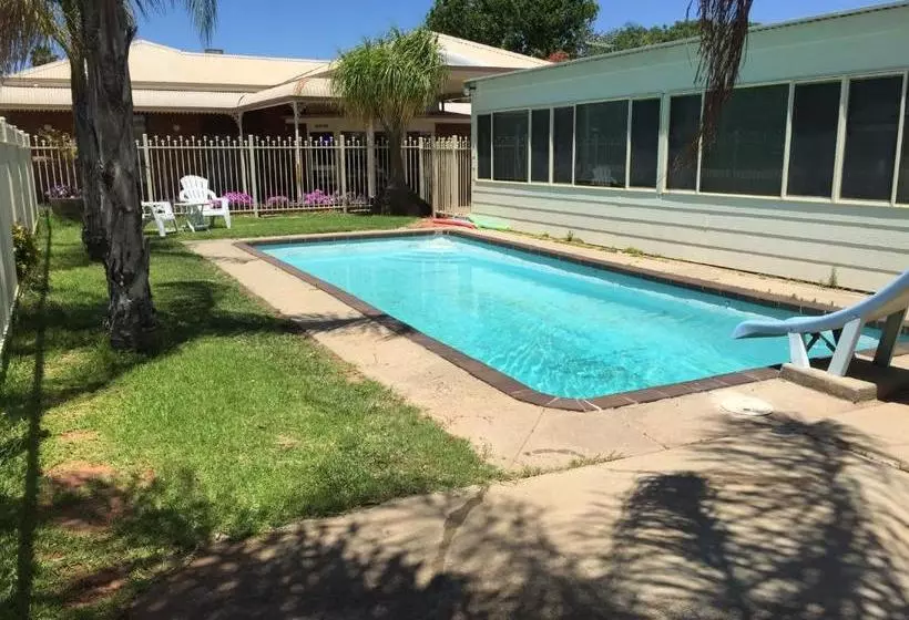 モーテル Balranald Motor Inn & Billabong Restaurant