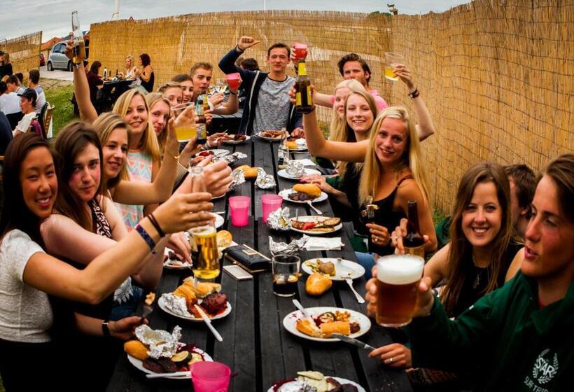 هاستل Latas Surf House