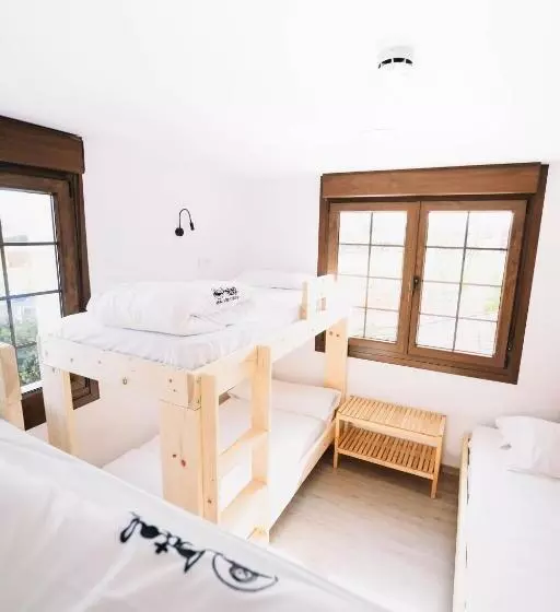 هاستل Latas Surf House