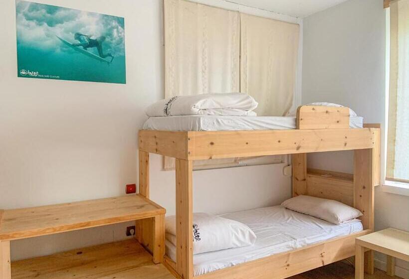 هاستل Latas Surf House