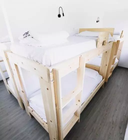 هاستل Latas Surf House