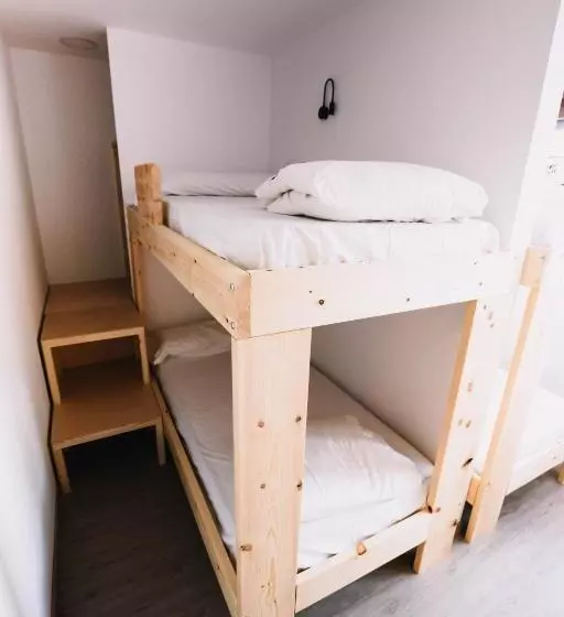 هاستل Latas Surf House