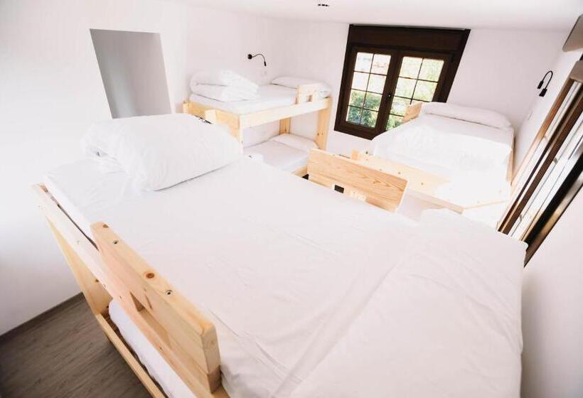 هاستل Latas Surf House