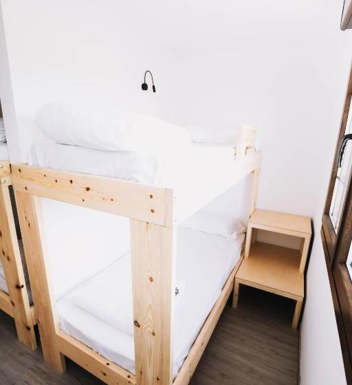 هاستل Latas Surf House