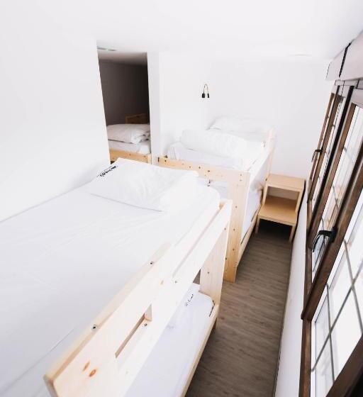 هاستل Latas Surf House