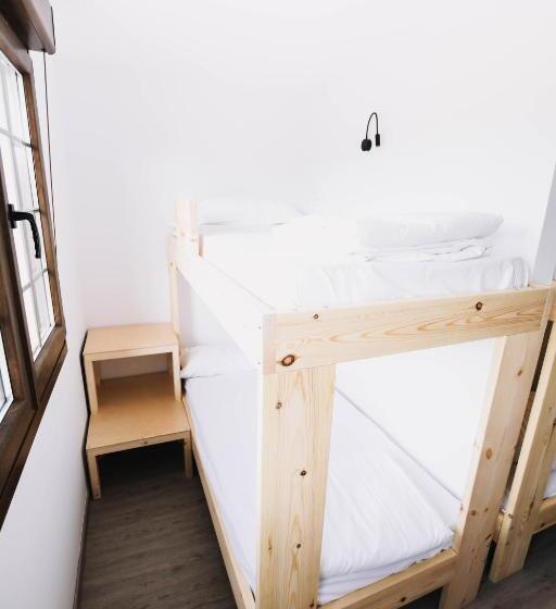 هاستل Latas Surf House