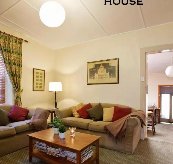 Aamiaismajoitus (B&B) Crafers Cottages