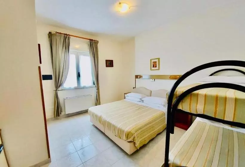 ホテル Albergo Delle Rose