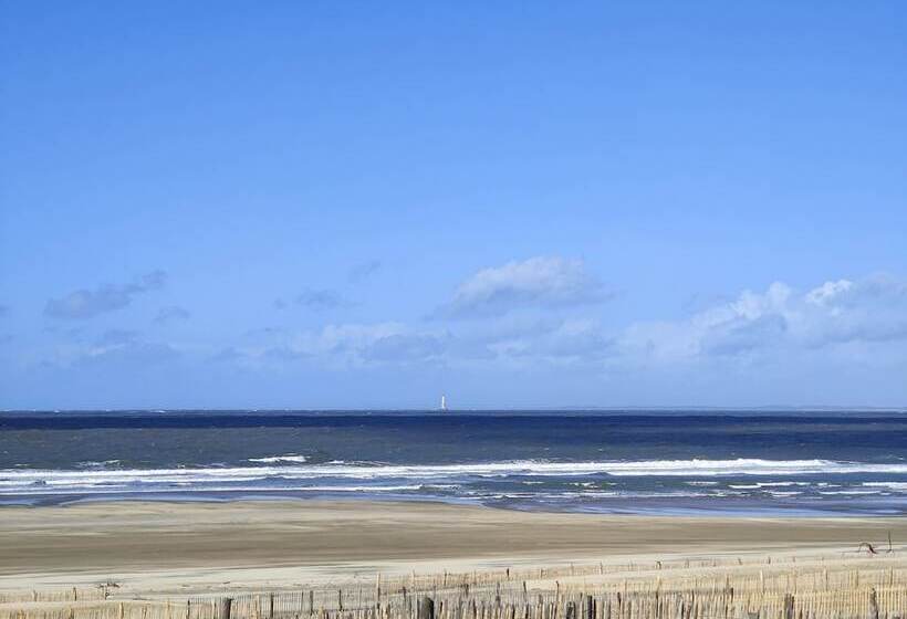 Отель Hôtel Michelet Plage