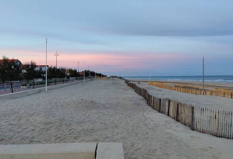 Отель Hôtel Michelet Plage