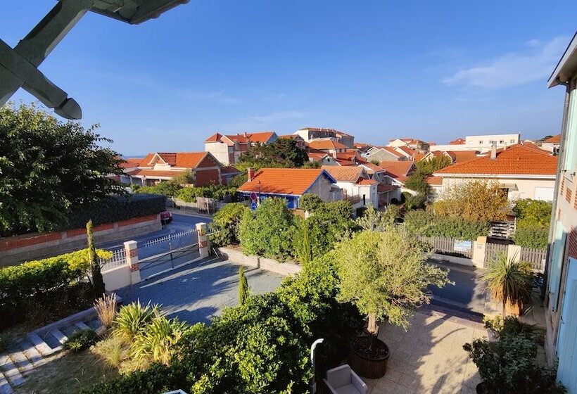 Отель Hôtel Michelet Plage