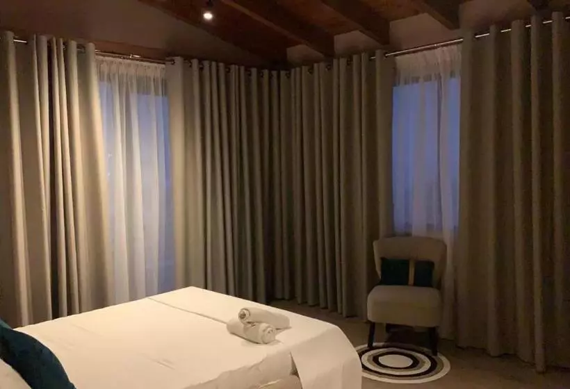 هتل Natali