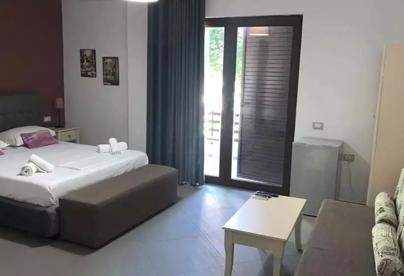 هتل Natali