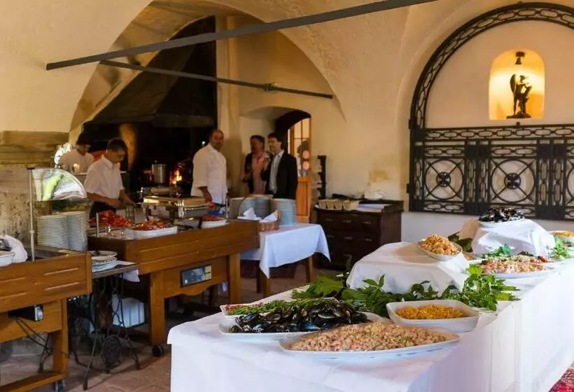 Hotelli Stiftsschmiede Ossiach