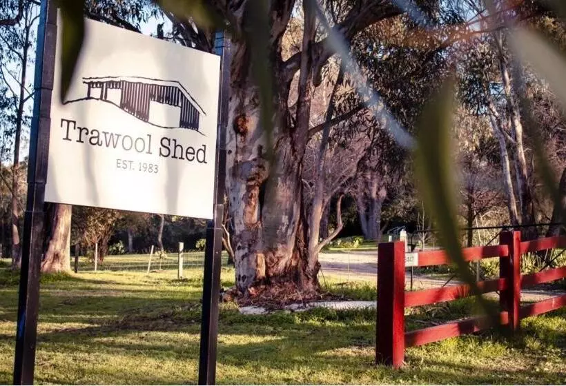 Hotelli Trawool Shed Cottages, Cafe And Restaurant