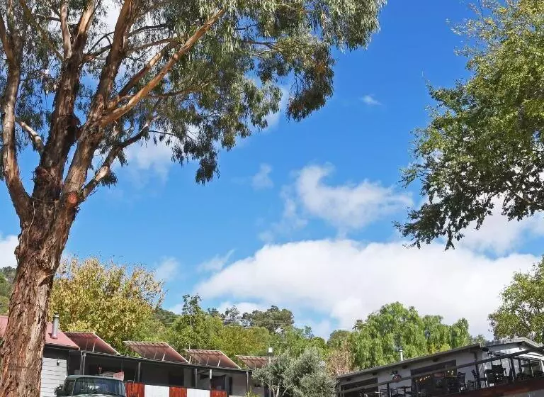 Hotelli Trawool Shed Cottages, Cafe And Restaurant