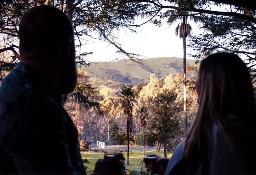 Hotelli Trawool Shed Cottages, Cafe And Restaurant