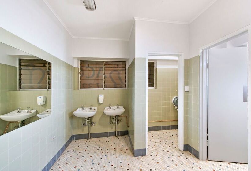 Отель Upper Ross