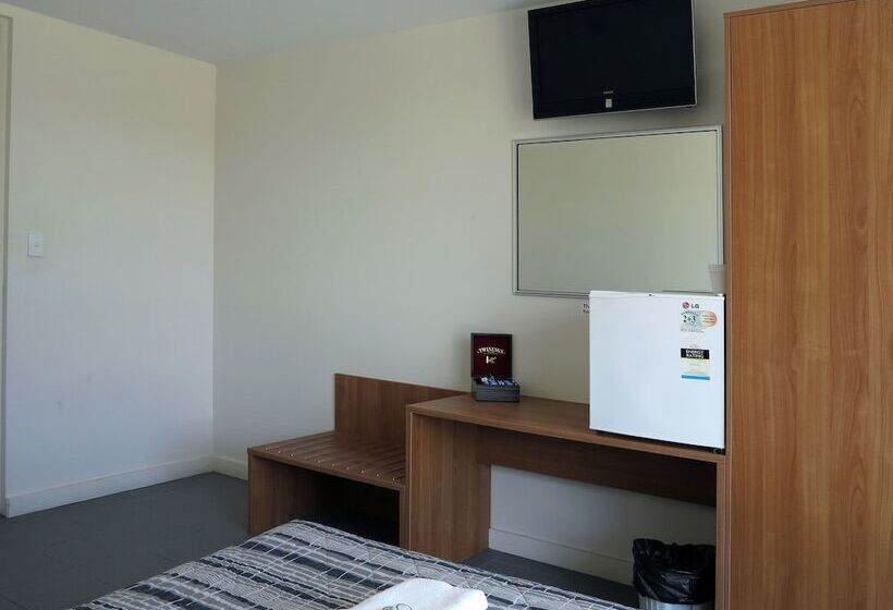 Отель Upper Ross