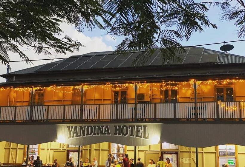 فندق Yandina