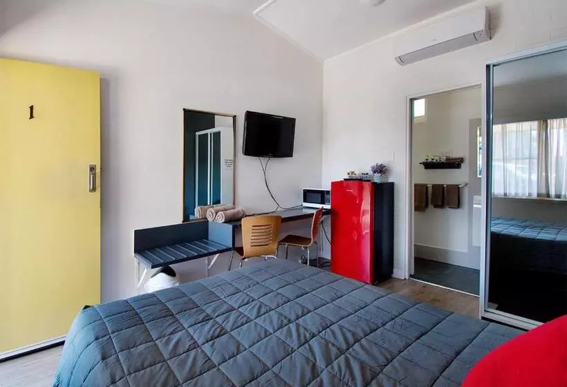 モーテル Memphis Motor Inn