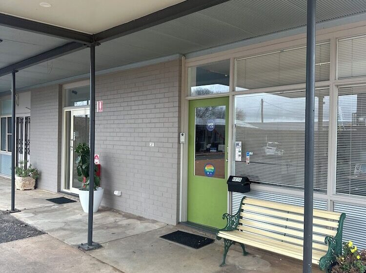 모텔 Memphis Motor Inn