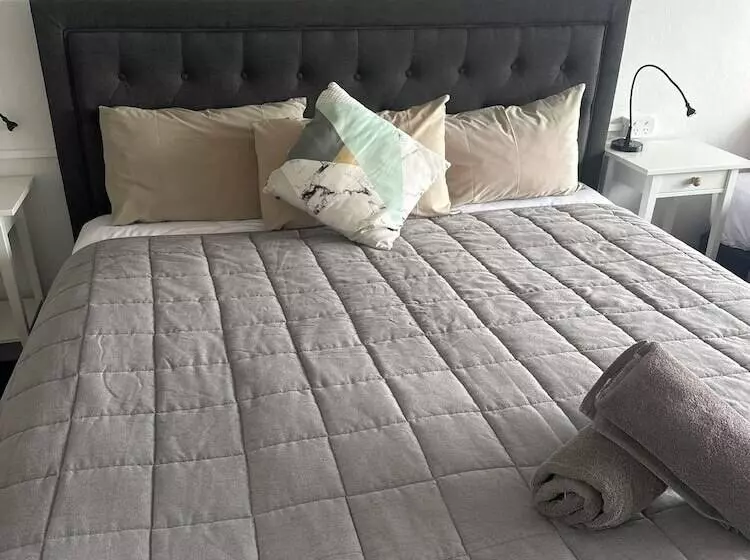 モーテル Memphis Motor Inn