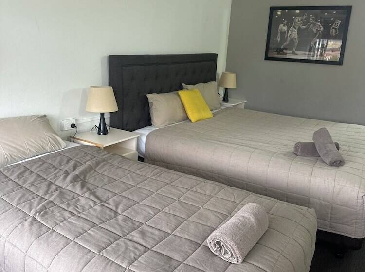 모텔 Memphis Motor Inn