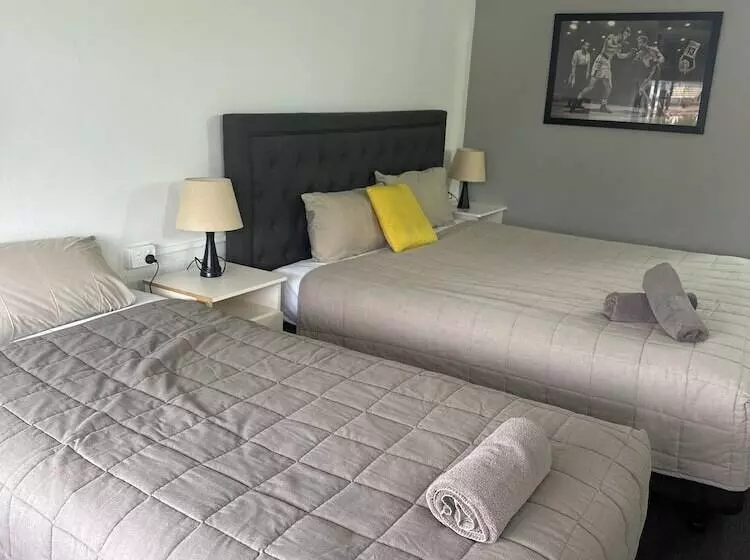 モーテル Memphis Motor Inn