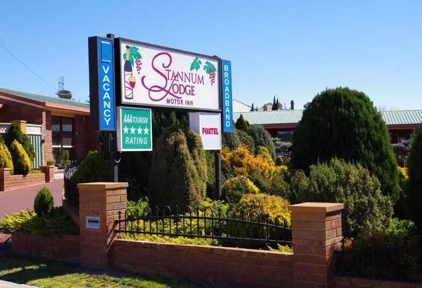 Motelli Stannum Lodge Motor Inn