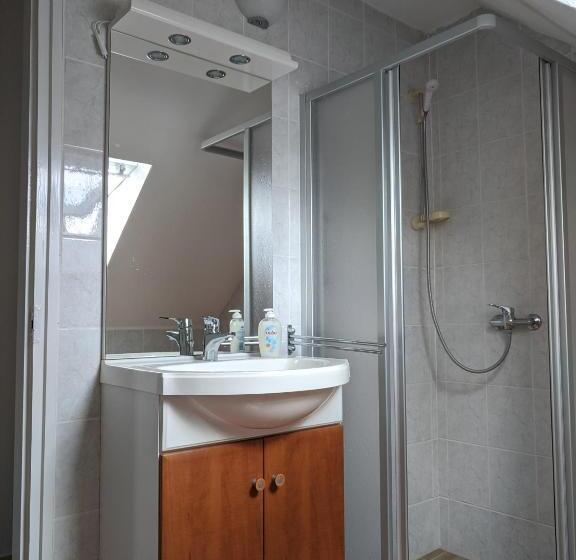 بنسيون Angéla Vendégház